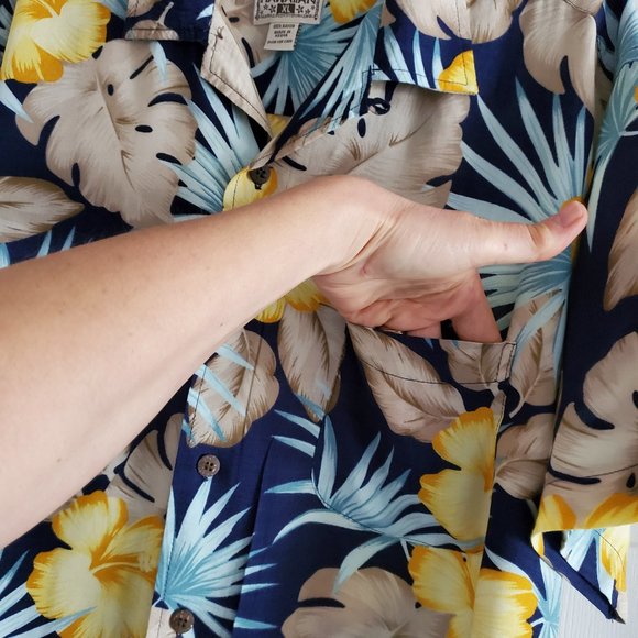 Steve & Barry's Classic Hawaiian Button up shirt - Picture 5 of 11